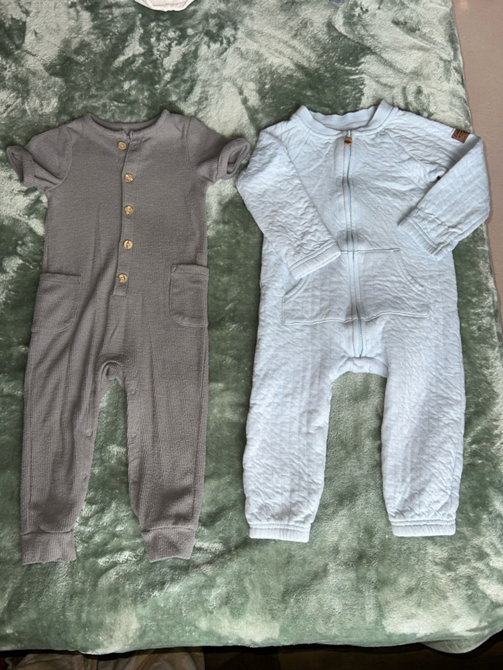 Romper/Jumpsuit 2 pc set Carters “little Ace”